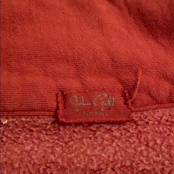 Brandy Melville Crewneck - Picture 2 of 2